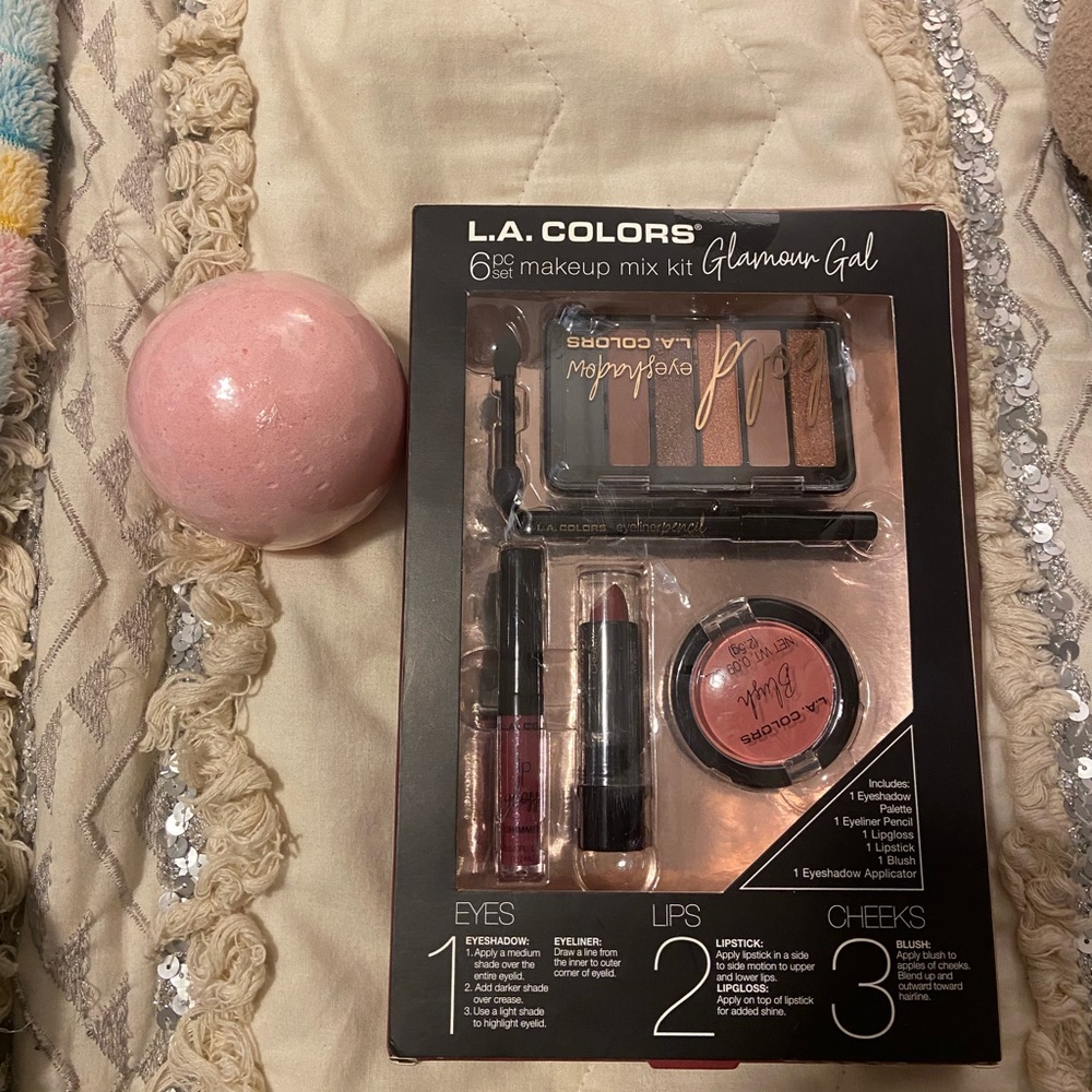 Makeup and bath bomb bundle